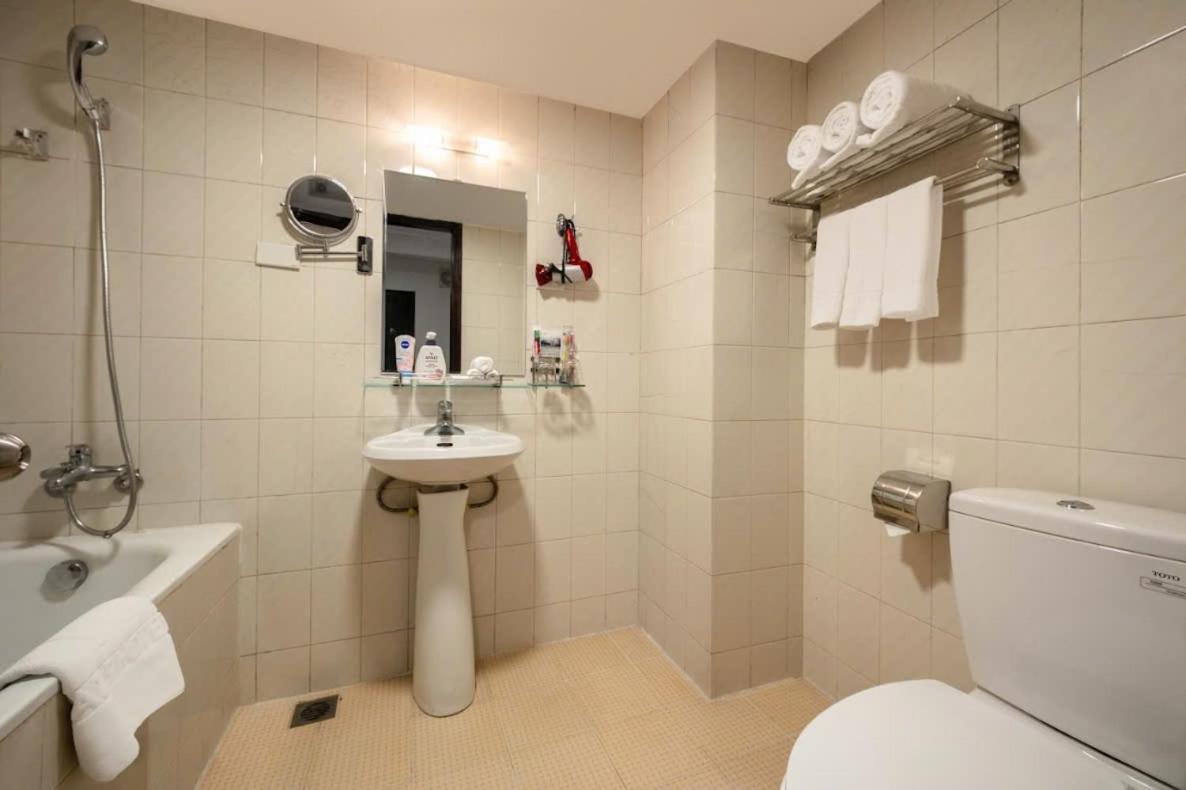 A25 Hotel - 80 Mai Hac De Hanoi Esterno foto